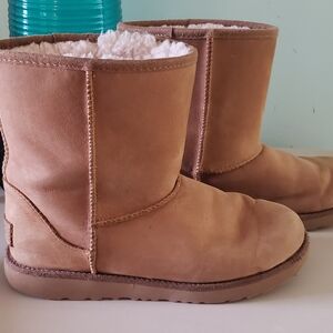 UGG (Big Girl) Tan Short Boots #1019646K Sheepskin Clean Comfy Eva Rubber